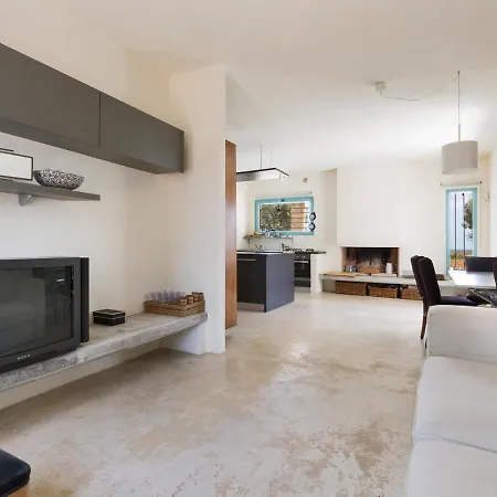 Sleeps 8 With Pool And Air Con 别墅 Serranova