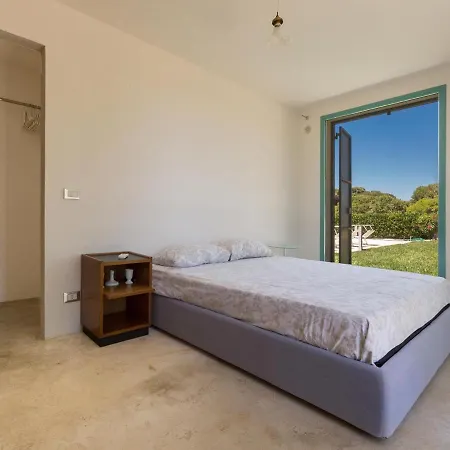 Sleeps 8 With Pool And Air Con 别墅 *