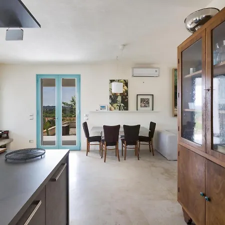 别墅 Sleeps 8 With Pool And Air Con Serranova