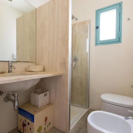 Sleeps 8 With Pool And Air Con 别墅 Serranova